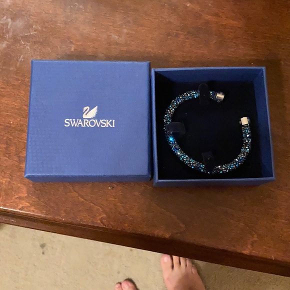 Blue Swarovski Crystal Bracelet - Picture 2 of 8